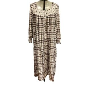 Eileen West brushed cotton nightgown size M